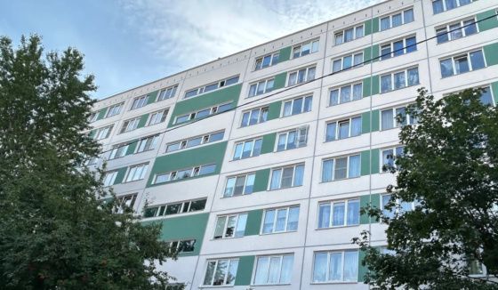 В Петербурге к 2027 году отремонтируют 80 фасадов панельных домов
