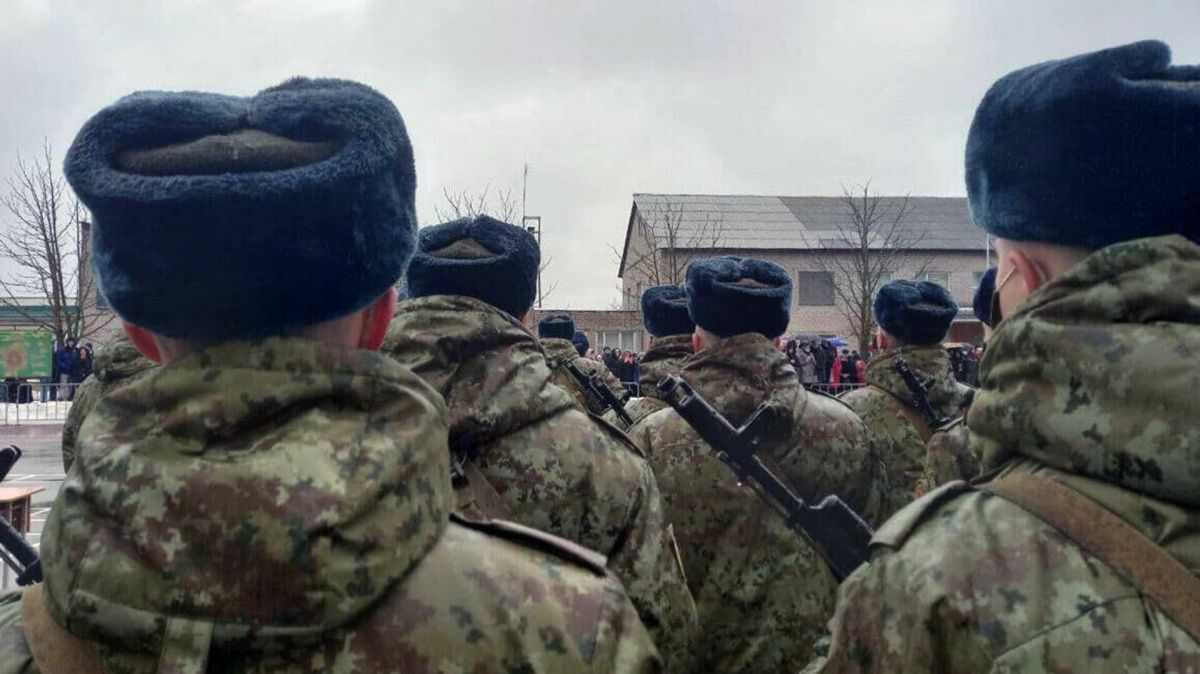 Белорусских военных готовят к военному времени