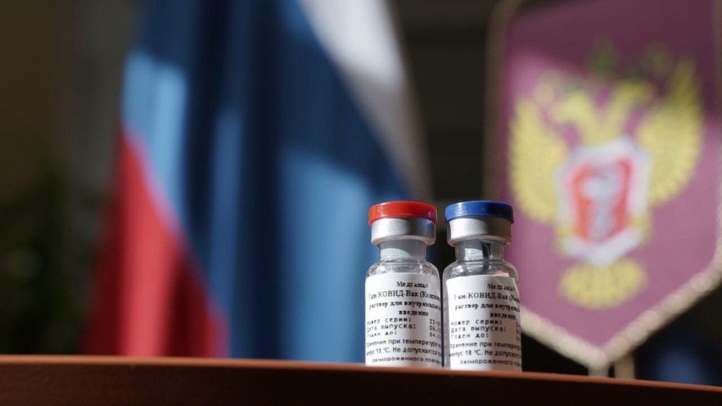 Российская вакцина от коронавируса вышла в гражданский оборот