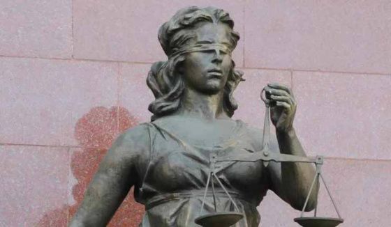 В Уфе арестовали девушку за нападение с ножом на двух сестер