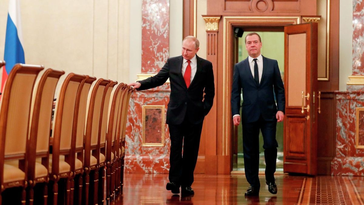Медведев призвал создать на Украине «санитарную зону» до Львова