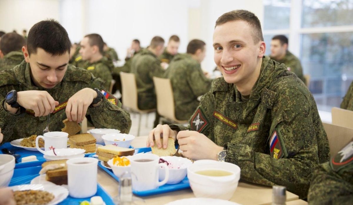 Надежный тыл: в армии РФ завтра отмечают День продовольственной и вещевой службы