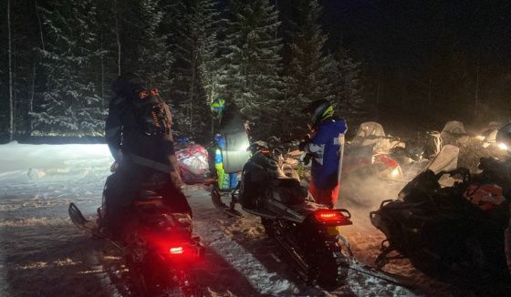 Спасатели обнаружили пропавших под Петербургом отца и сына в лесу