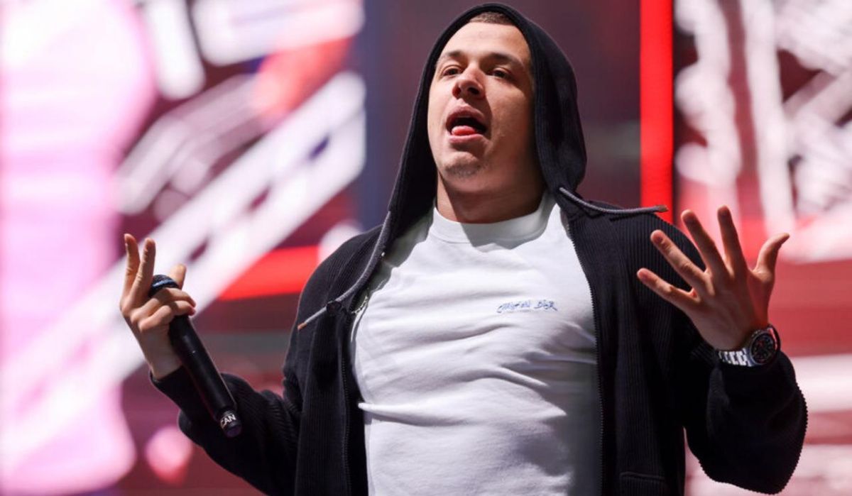 Macan стал артистом года