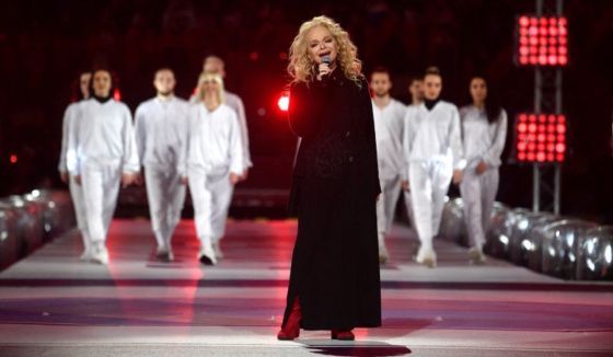 Зрители в Петербурге покинули зал во время выступления Ларисы Долиной