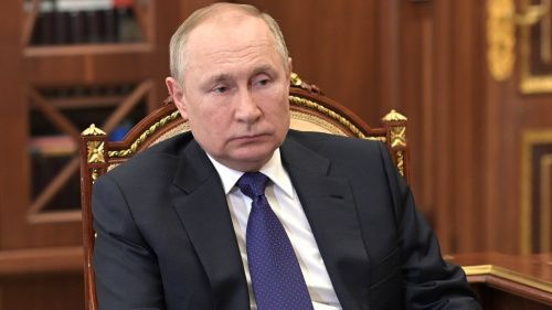 Путин запретил вывозить из России больше 10 тысяч долларов