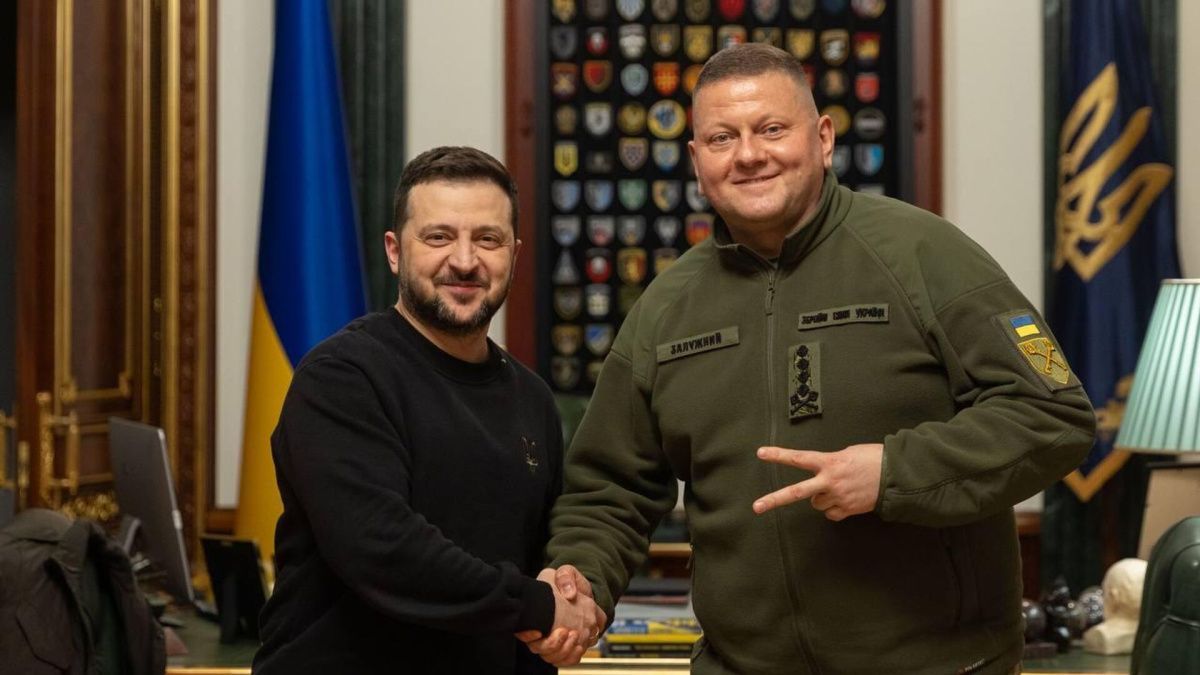 СВР: Залужный сменит Зеленского на посту президента Украины