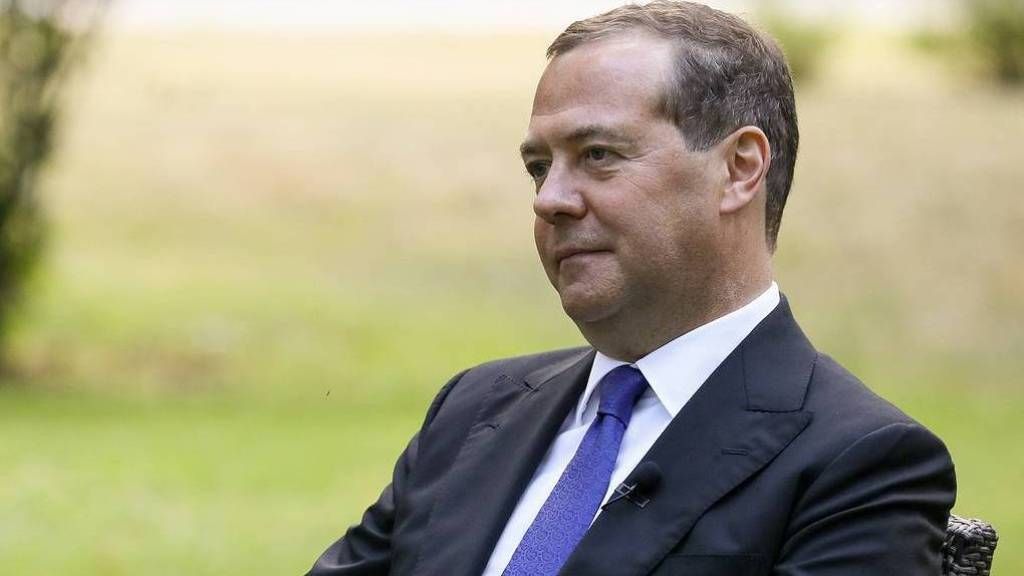 Почему Дмитрий Медведев не приехал в штаб «Единой России» после выборов