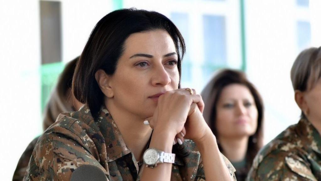 Супруга премьера Армении отправляется воевать в Карабах