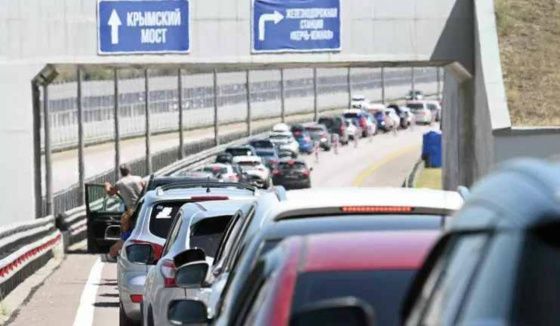 Движение по Крымскому мосту временно перекрыли