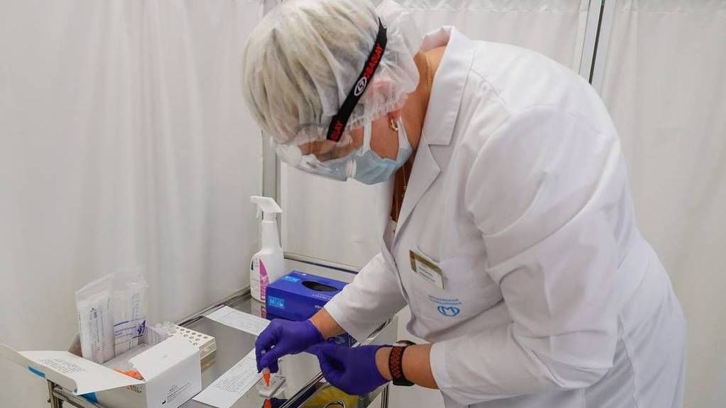 Власти отреклись от обязательного тестирования россиян на коронавирус