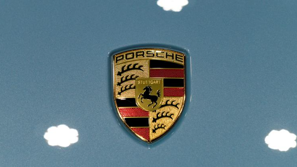 Porsche сокращает производство из-за нехватки китайских чипов