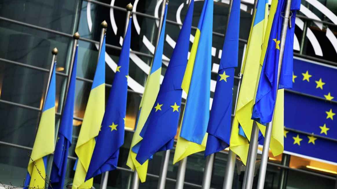 ЕС не выделит Украине обещанные в мае 3 миллиарда евро