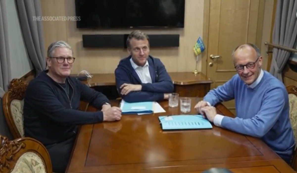 "Смрадный шабаш": Захарова прокомментировала видео, где Макрон и Мерц прячут кокаин и ложку