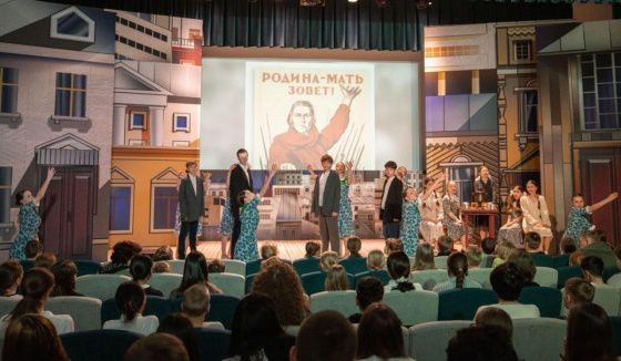 Музей Победы провел первые выездные показы спектакля «Дети войны»