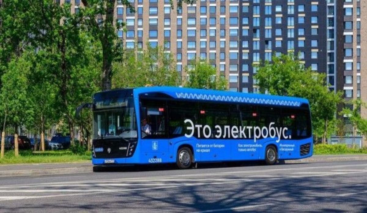 Электробусы заменили автобусы на трёх маршрутах столицы