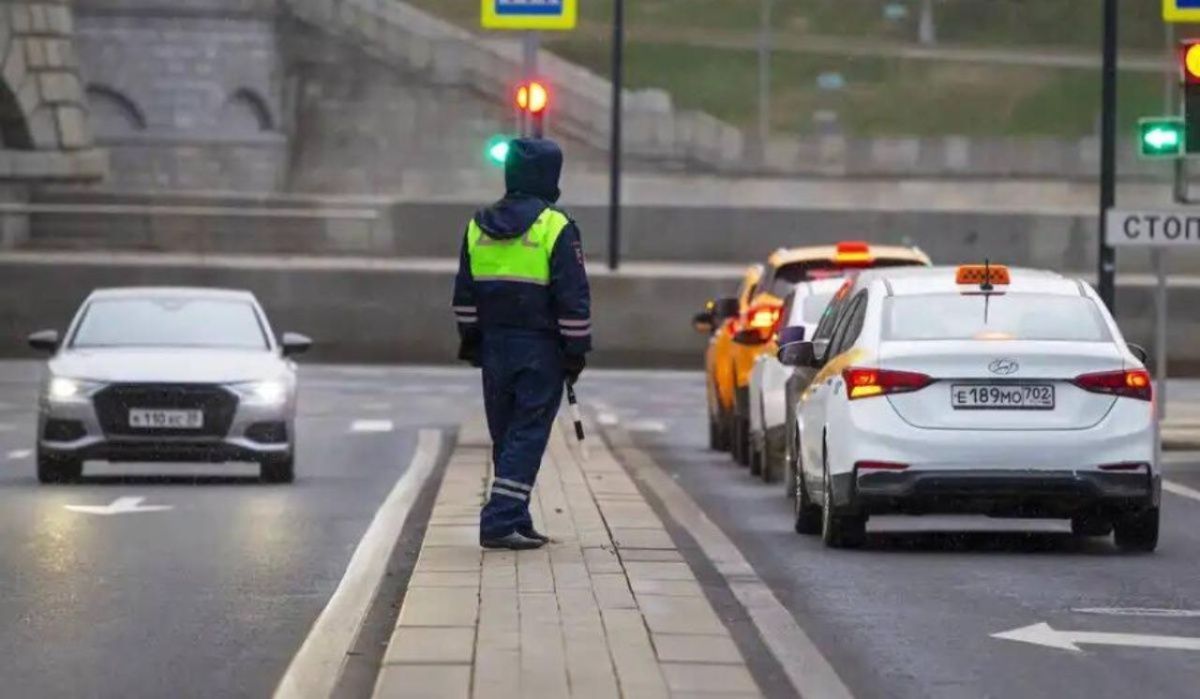 Госдума разрешила самозанятым таксистам работать без постоянной регистрации в регионе