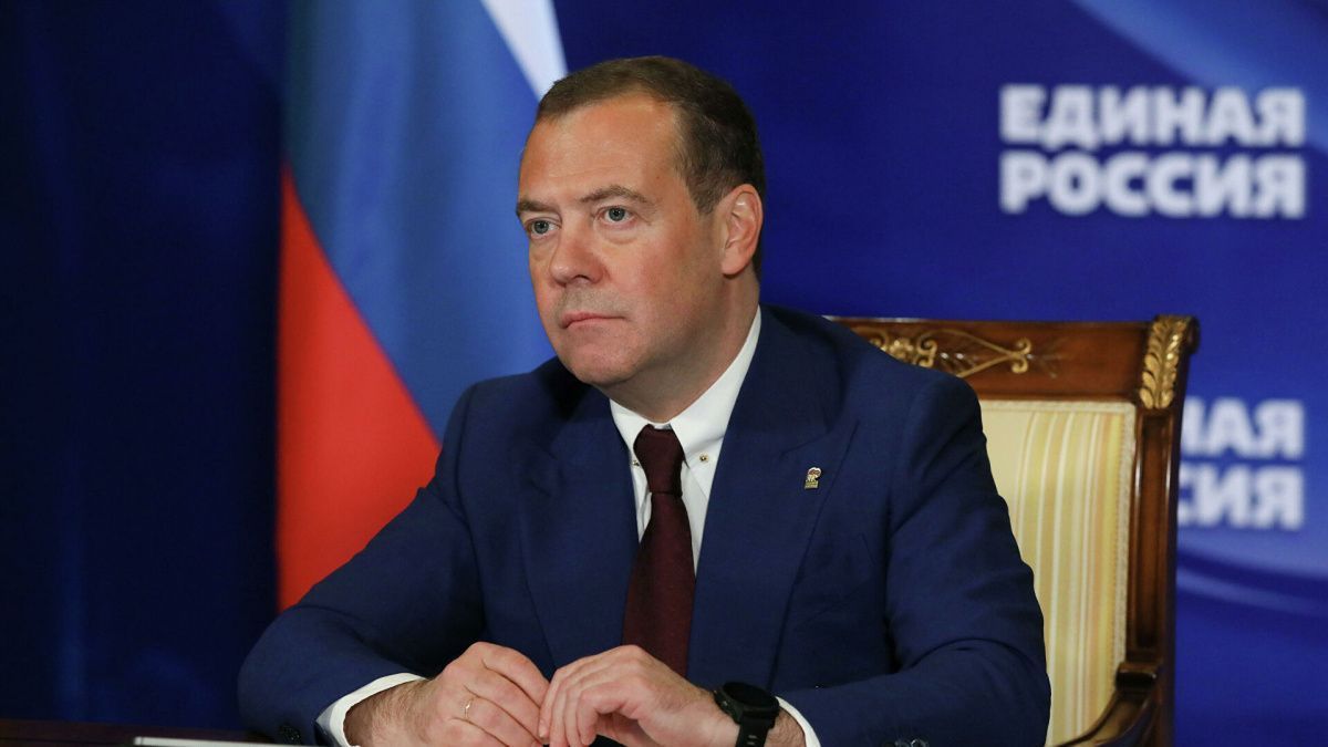 Медведев рассказал, в чём виноваты фейсбук и инстаграм