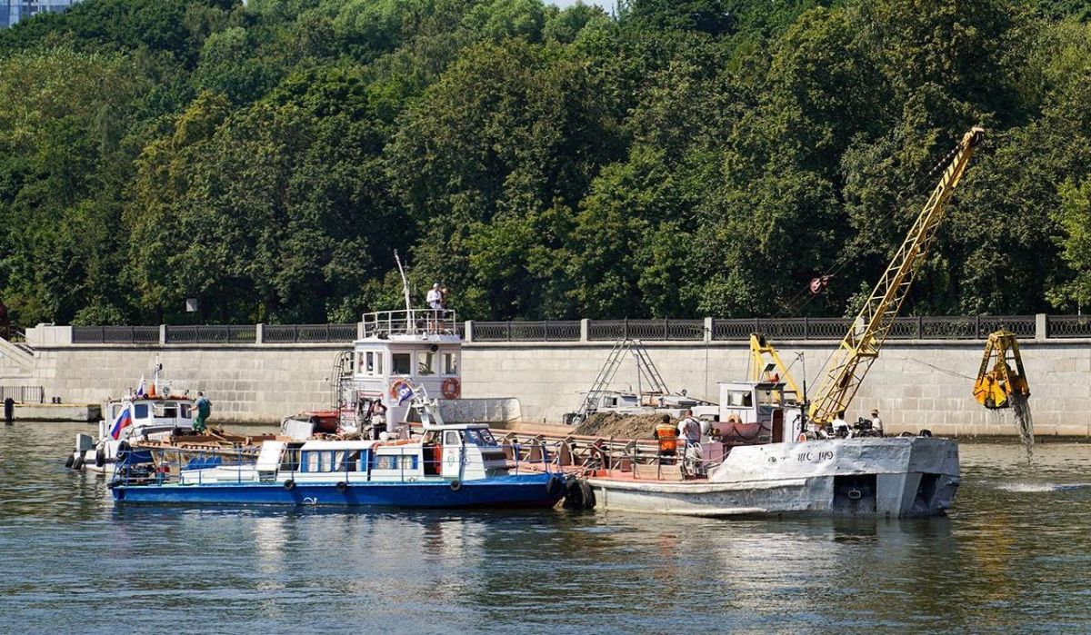 В Москве очистят акватории 15 причалов