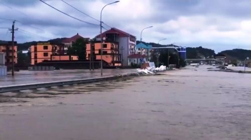 В Краснодарском крае перекрыли трассу на Сочи