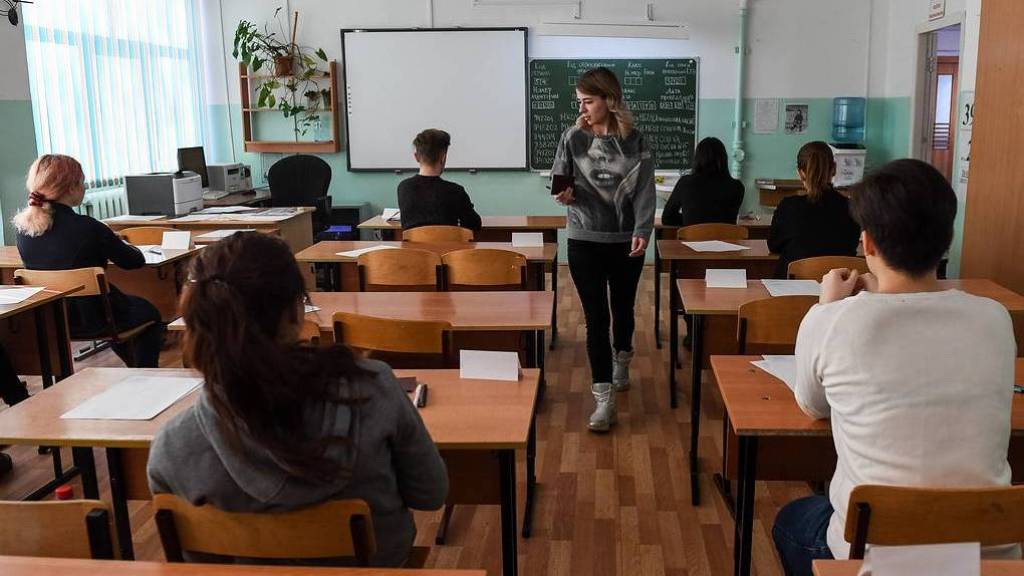 Школьники в ДНР будут сдавать ЕГЭ