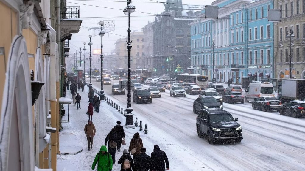 Беглов предложил решить проблемы Петербурга, отправив чиновников Смольного в годовой отпуск