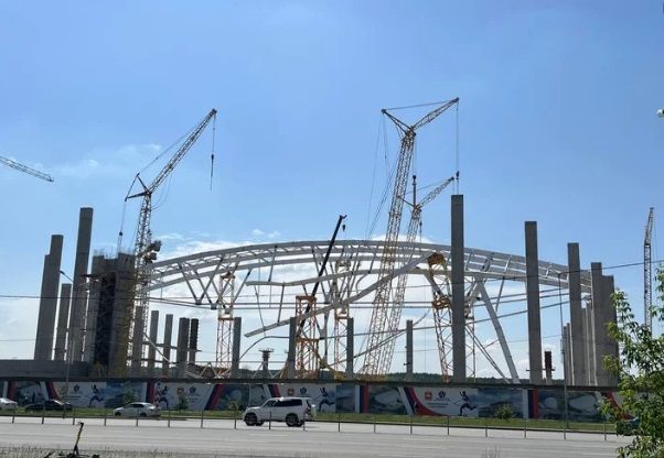 В Челябинске строящийся футбольный стадион обрушился