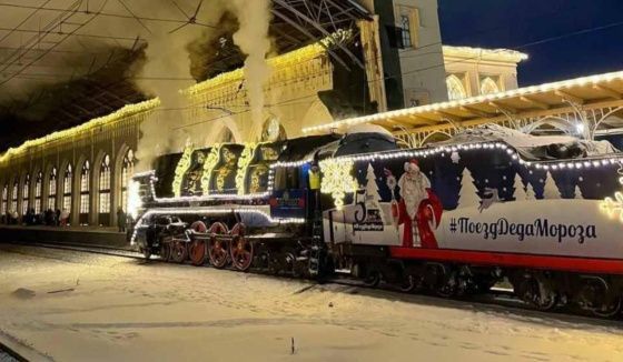 Дед Мороз привлёк более 48 тысяч гостей в своём поезде в Петербурге