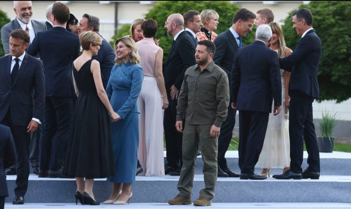 В МИД РФ прокомментировали фото одинокого Зеленского на саммите НАТО