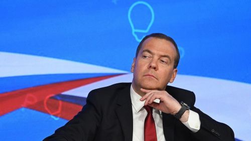 Медведев назвал ненужными переговоры с Украиной