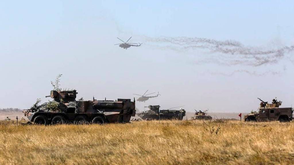Украина начала военные учения на границе с Крымом