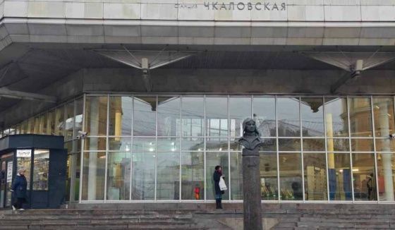 На станции «Чкаловская» в Петербурге ограничат вход до декабря из-за ремонта эскалаторов