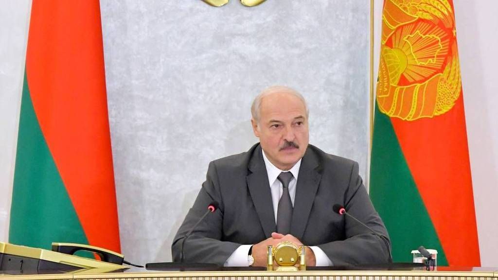 Лукашенко собрал силовиков перед поездкой в Москву