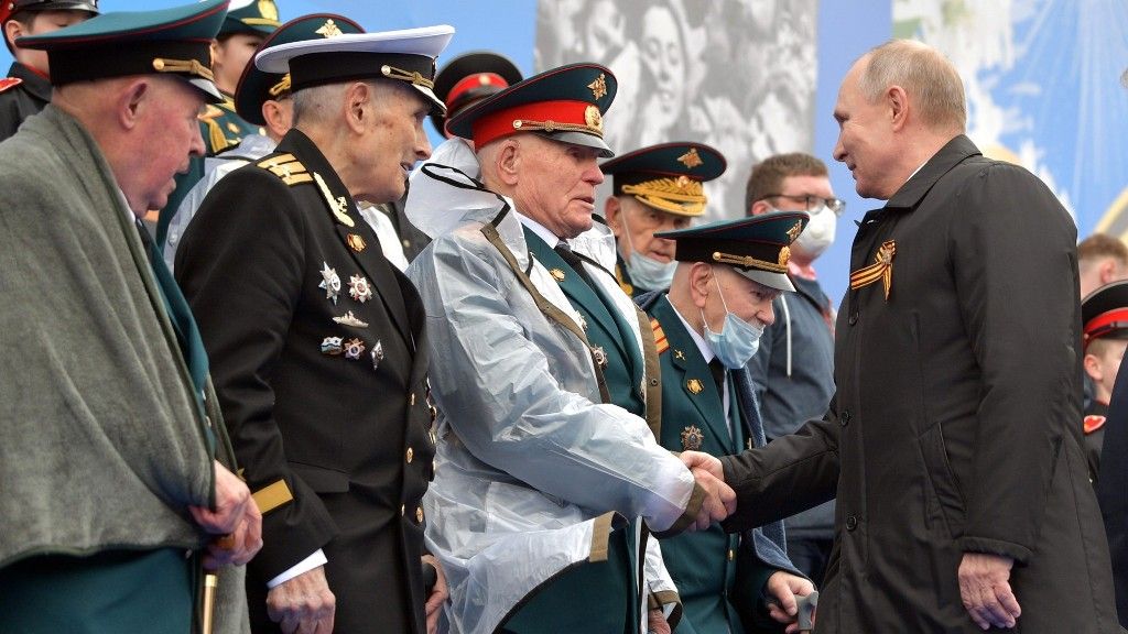 В Москве обокрали ветерана войны, сидевшего рядом с Путиным