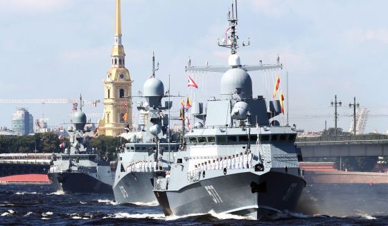 В Санкт-Петербурге состоялся главный военно-морской парад ВМФ