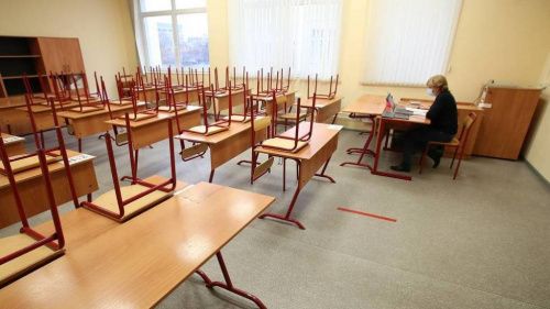 В России задумались о повышении зарплаты учителям