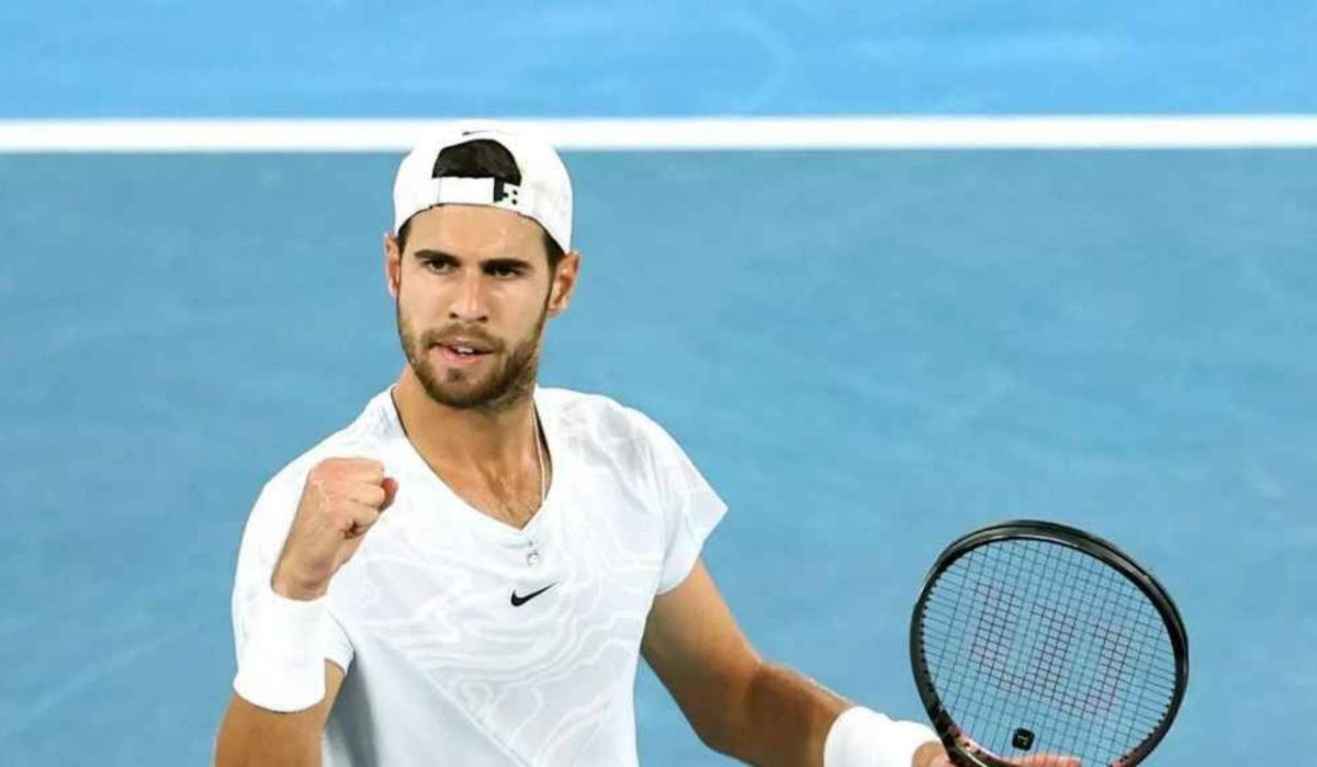 Хачанов стартовал с победы на Australian Open