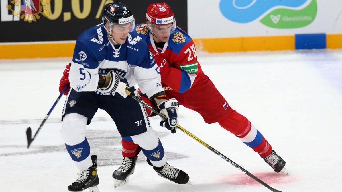 Сборная России по хоккею «молодёжкой» разгромила финнов в Кубке Карьяла