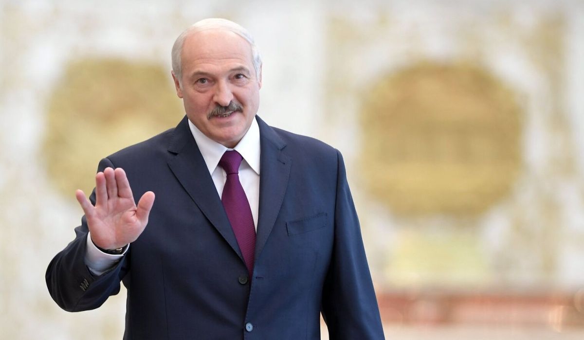 Лукашенко выразил благодарность Западу за возведение забора на границе с Беларусью