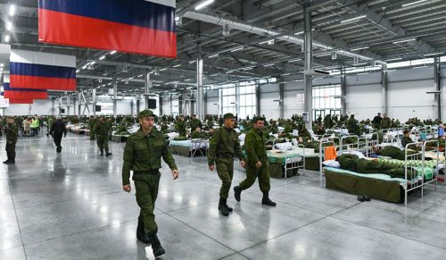 В Казани на военную службу призвали более 800 солдат и офицеров 