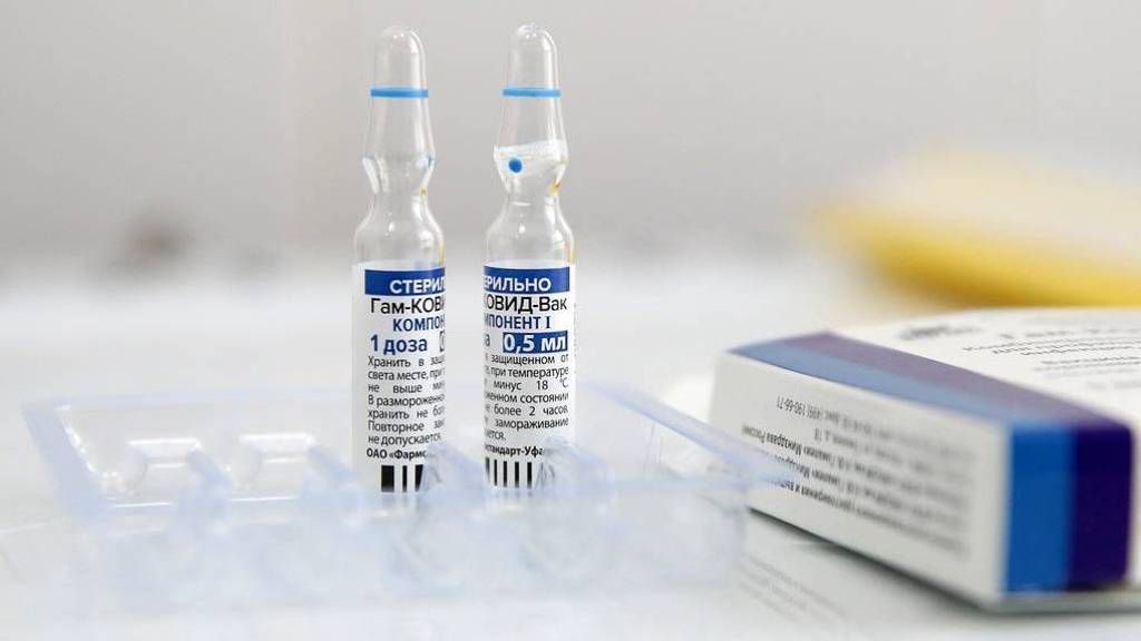 Минздрав одобрил испытания назальной вакцины «Спутник V»
