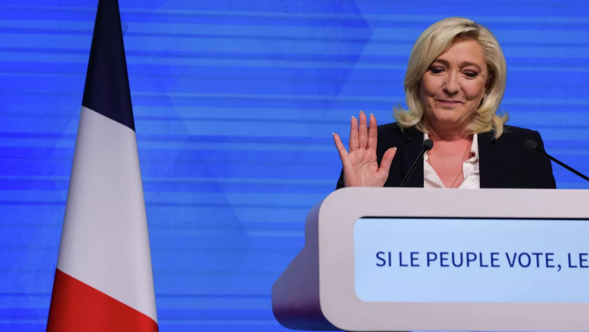 Ле Пен пообещала вывести Францию из НАТО