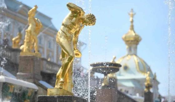 К Петергофу запустили новый водный маршрут