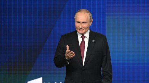 "Коллективным задом" - Путин оговорился, говоря о Западе