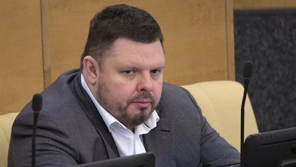 "Единая Россия" исключила из партии депутата Марченко