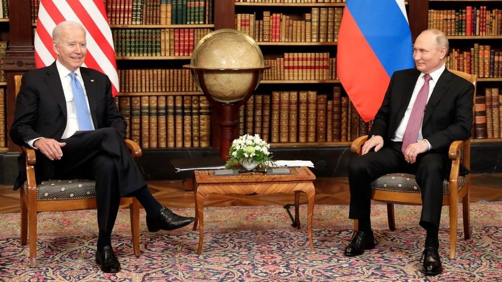 В Кремле ответили на вопрос, как Байден может быть знаком с Путиным 40 лет