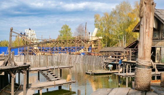 Корабль и верфи Петра I воссозданы в "Москино" для нового фильма