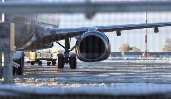 Аэропорт Уфы временно ограничил прием и выпуск самолетов