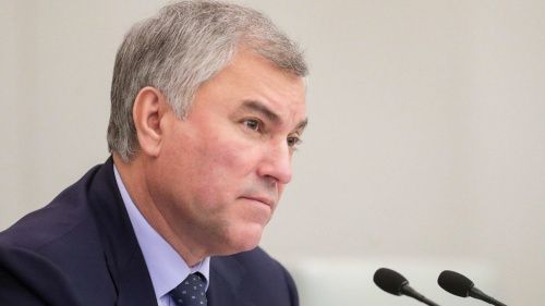 Володин отреагировал на слова Байдена о Путине