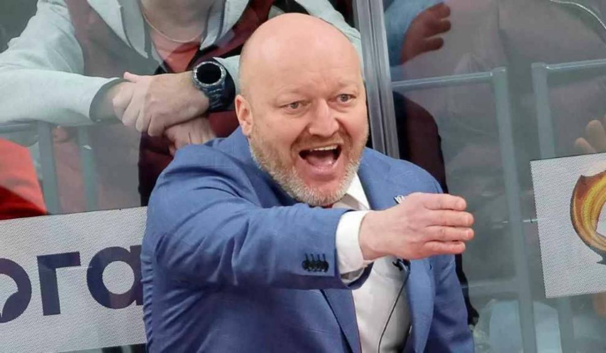 Главный тренер "Автомобилиста" покинул свой пост